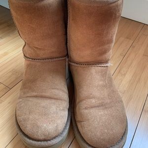 Ugg classic short in chestnut